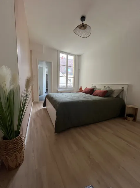 Apartment in the heart of the city - Image 1