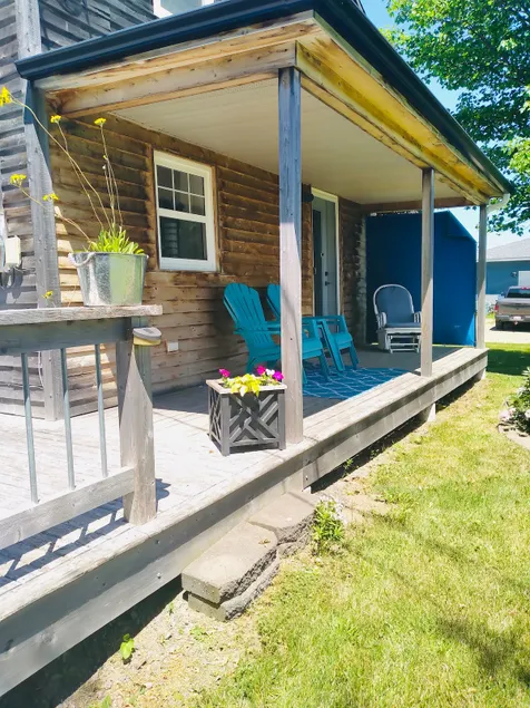 Fully renovated cottage 10 min from Shediac - Image 1
