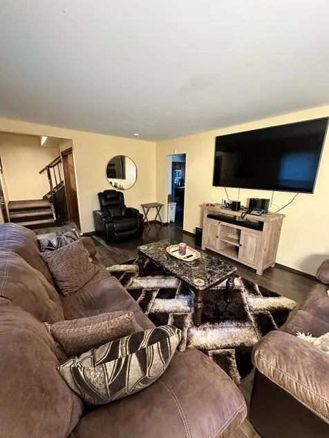 The Ultimate Family Suite 2! (Right unit) - Image 1