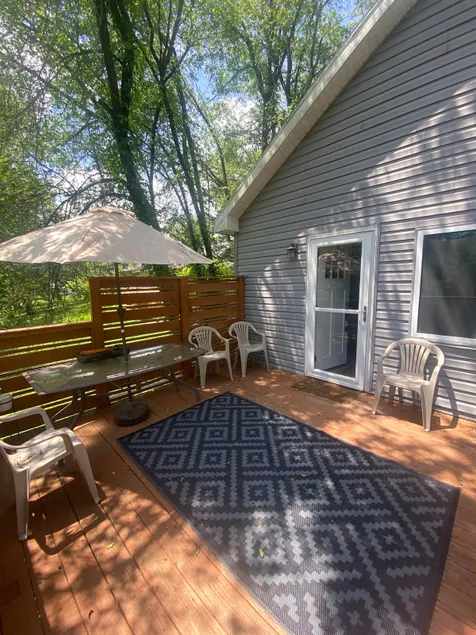 New Cabin Creek Front Kayaks Fire Pit Modern Loft - Image 1
