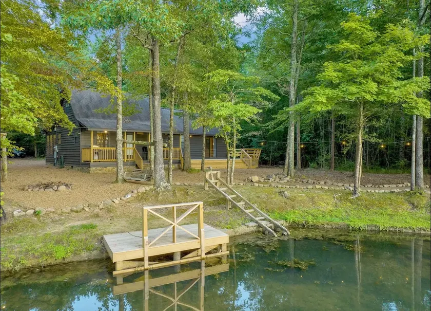 Views forever, Lakefront CrossCreek Cabins - Image 1