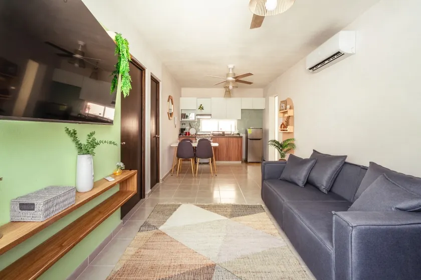 Beautiful Trendy Loft 3 minutes from the beach - Image 1