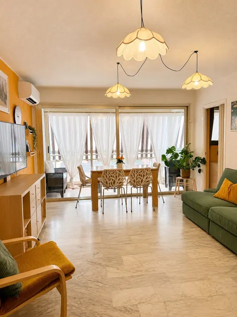 “Loggia • Air conditioning • Parking • Beach within walking distance” - Image 1