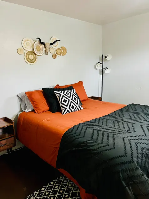 Westerner Basement private entry Bed & Bath-NoPets - Image 1