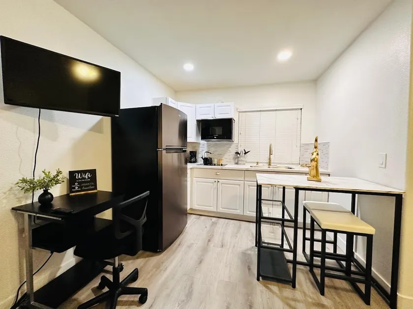 Guest house! - Image 1