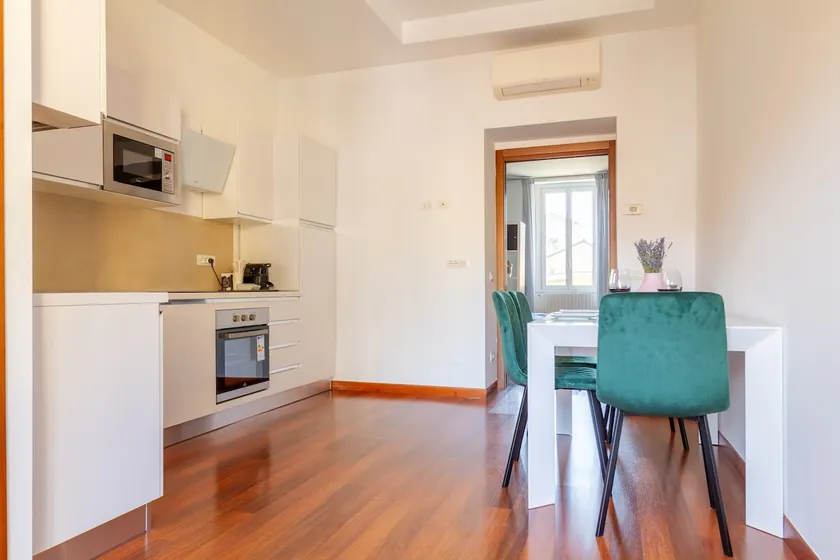 Style and comfort, a short walk from the metro - Image 1