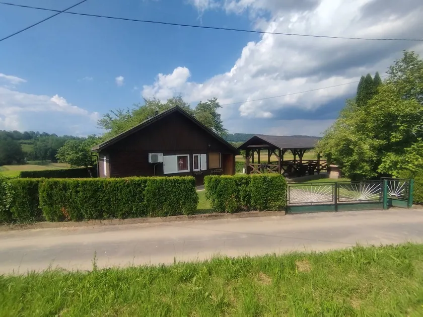 Unique house on the river Kupa - Image 1