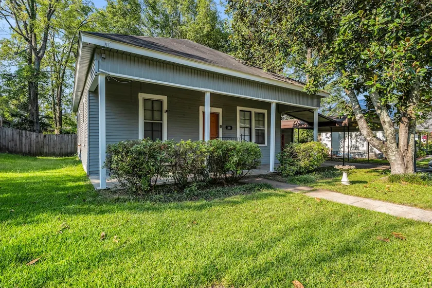 Barnyard Bash | Spacious Home - Image 1
