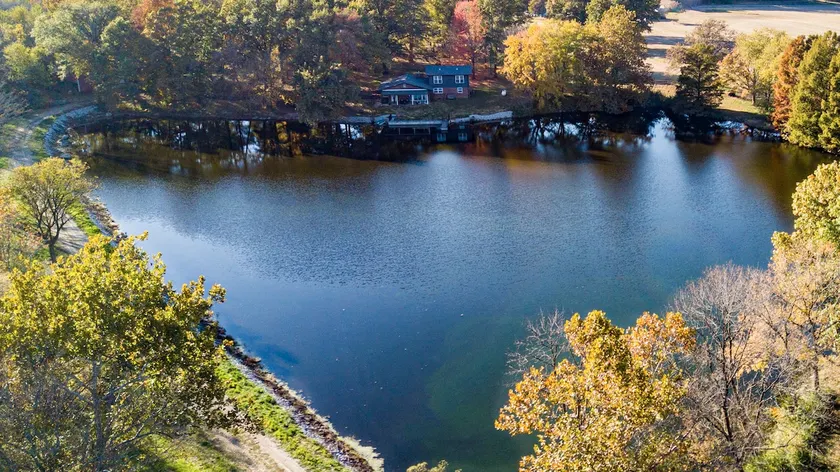 Private Lakefront Retreat w/ Fireplace - Image 1