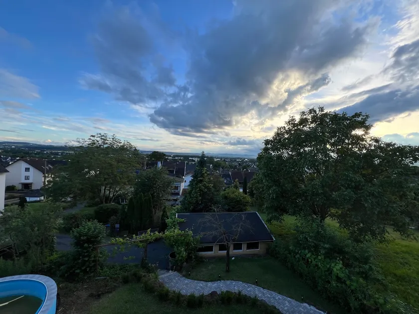 Apartment with beautiful views - Image 1