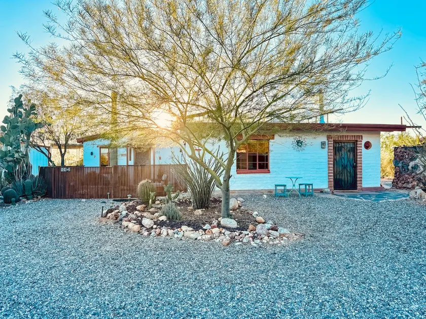 Peaceful Desert Cottage - mountains, cactus! - Image 1