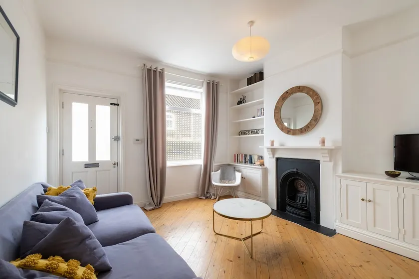 Charming Kings house - Image 1