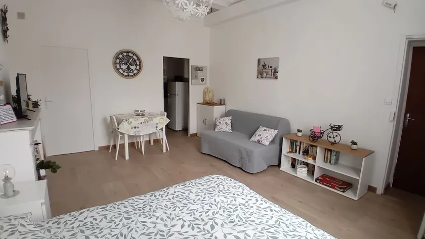 Cozy studio in the heart of Apt - Image 1