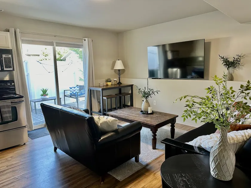 1 Bedroom Apartment - Image 1