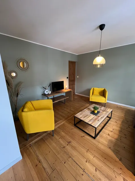 Entire apartment – 4 bedrooms - Image 1