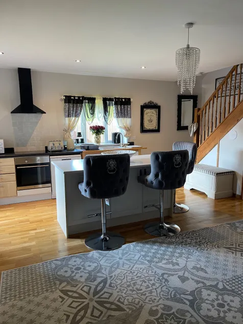 The Luxury Guest House - Image 1