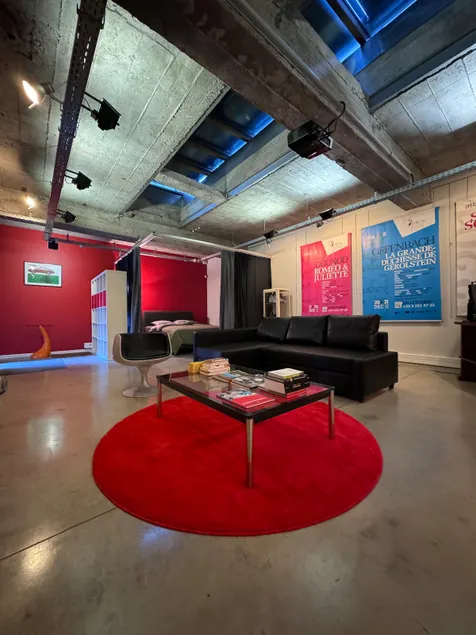 Spacious loft, private parking, courtyard and terrace - Image 1