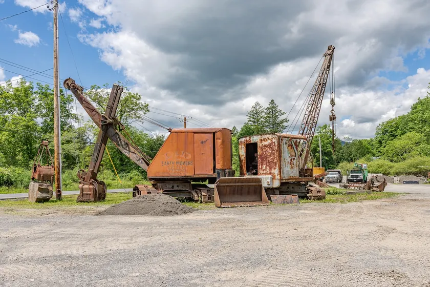 The Earthmover Inn - Image 1