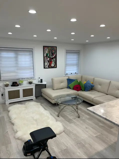 Renovated Jacuzzi Tub Home NYC-LGA-JFK Washer-Dryer - Image 1