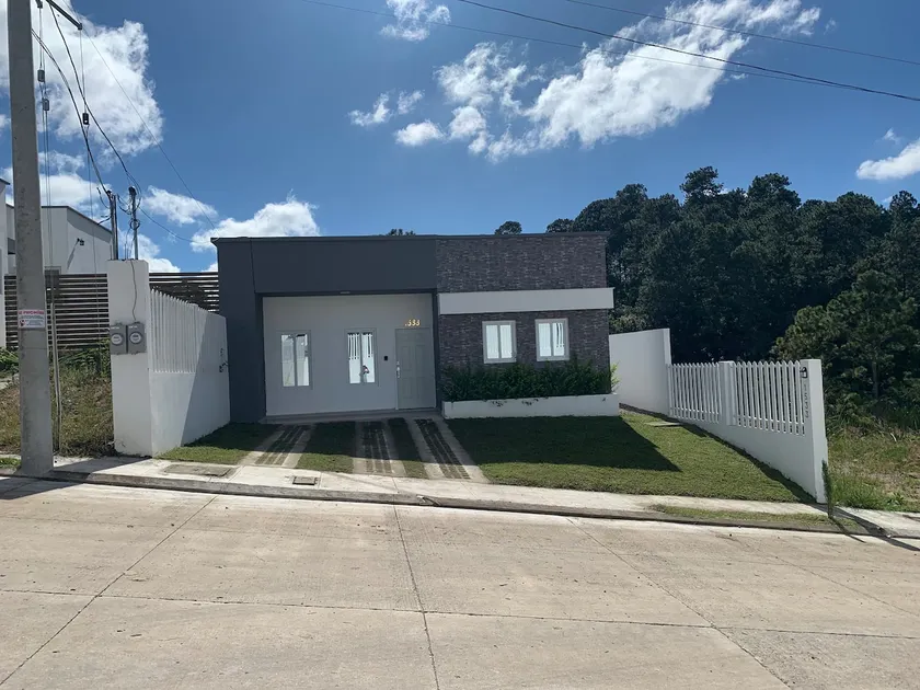 Nice and modern house, 24/7 security - Image 1