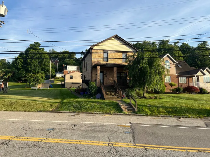 Beautiful Clairton home - Image 1