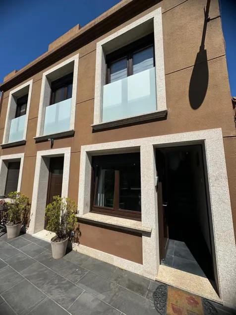Chavis' house 1 floor with a 60 m2 terrace - Image 1