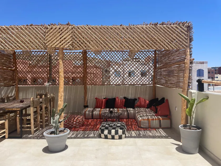 Modern Spacious Apt | Yard + Rooftop + Fast Wi-Fi - Image 1