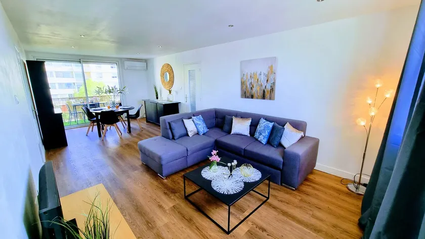Le Clerville – Refurbished, Terrace, Parking, AC - Image 1