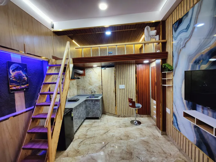 Modern room with Luxury Touches - Image 1