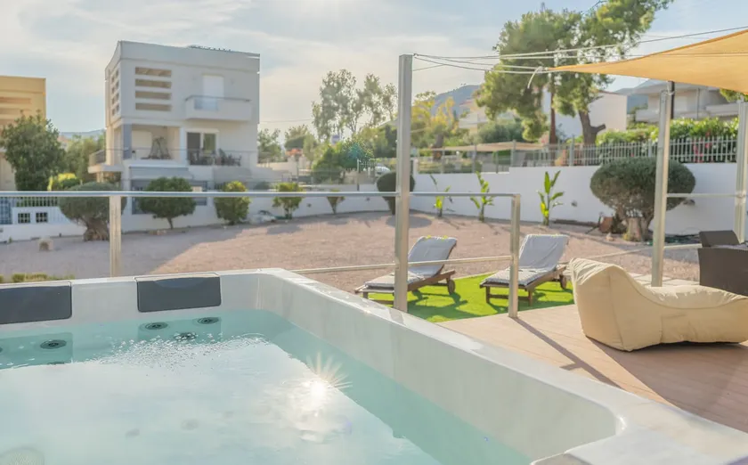 Oasis Boutique Apartments - Image 1
