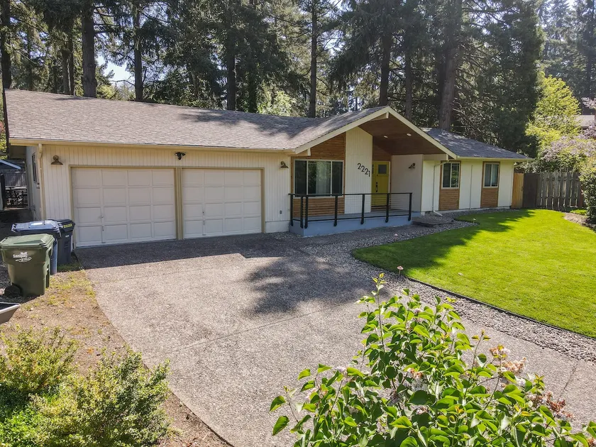 5BR-Fun-Bright-Modern - Image 1