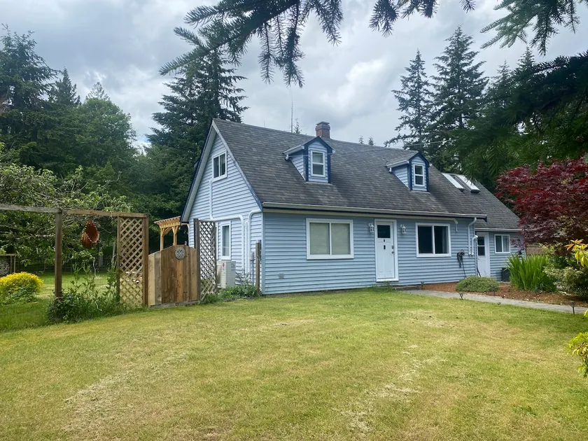 Spacious home with large yard - Image 1
