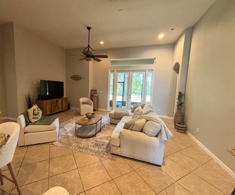 Cozy home near Disney with a king size bed - Image 1