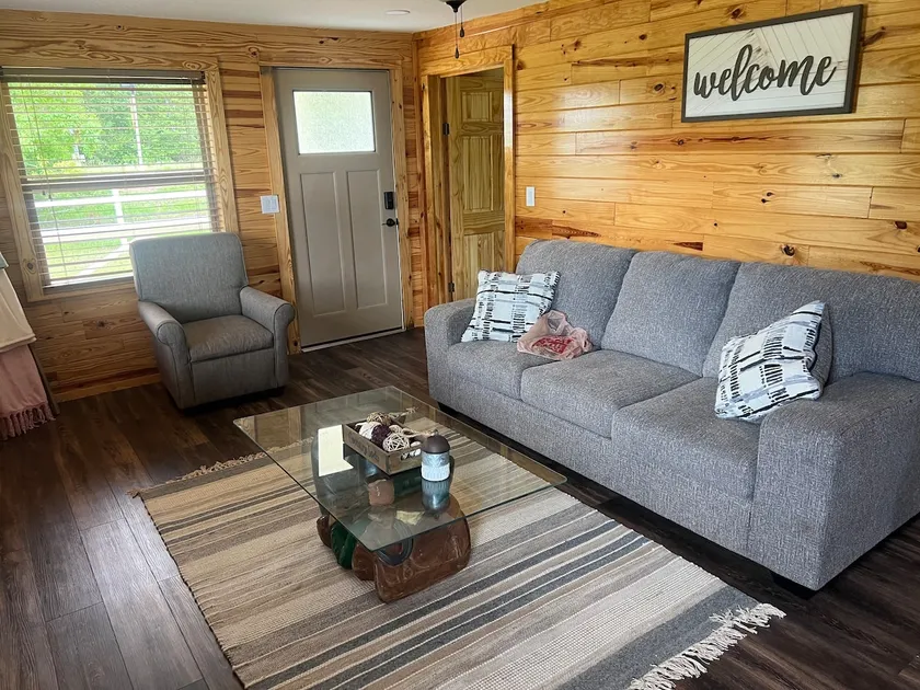 Sowell’s Cozy Cottage - Image 1