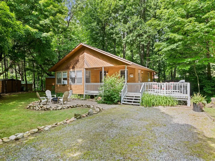 Sunset Creek-Pets Welcome, Motorcycle Friendly - Image 1