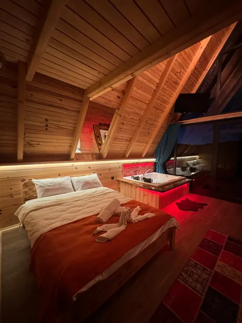 Suite bungalow with jacuzzi in the heart of nature - Image 1