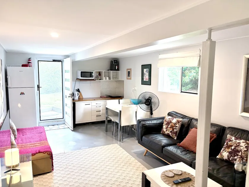 Private Guest House & Outdoor - Image 1