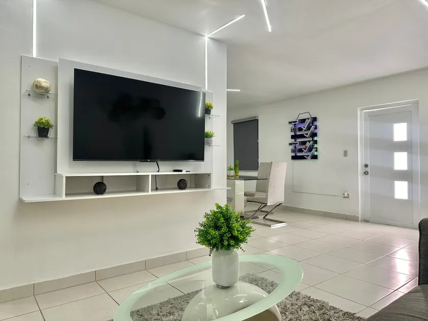 Passion Fruit Apt at Carolina w/Parking - Image 1
