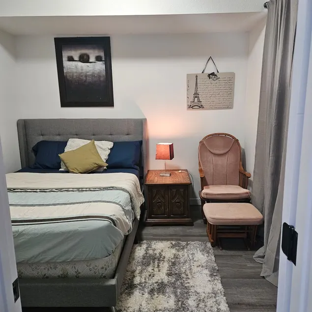 Luxurious, homey basement suite - Image 1