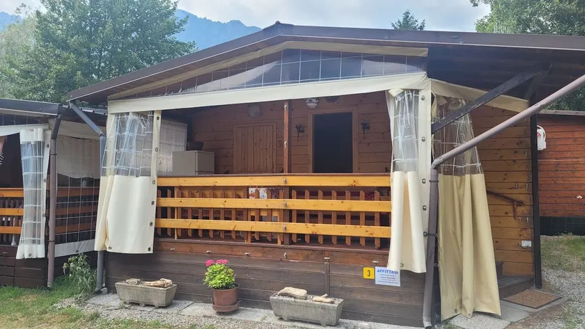 lake house - Image 1