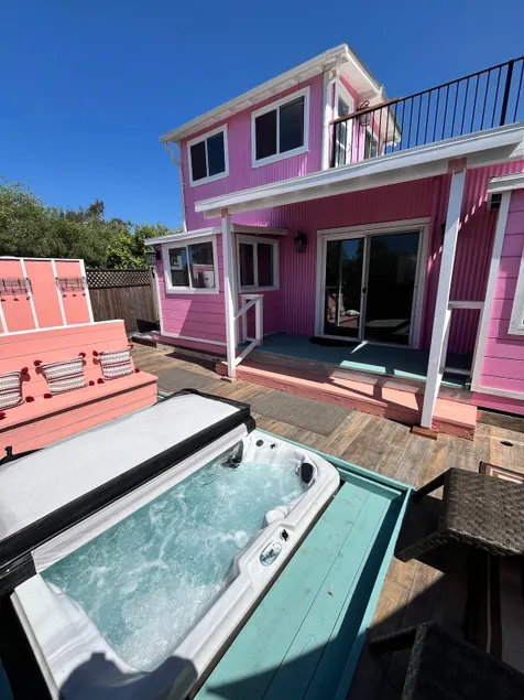 Pink Palace Farmhouse w/ Hot Tub & Fire Pit - Image 1