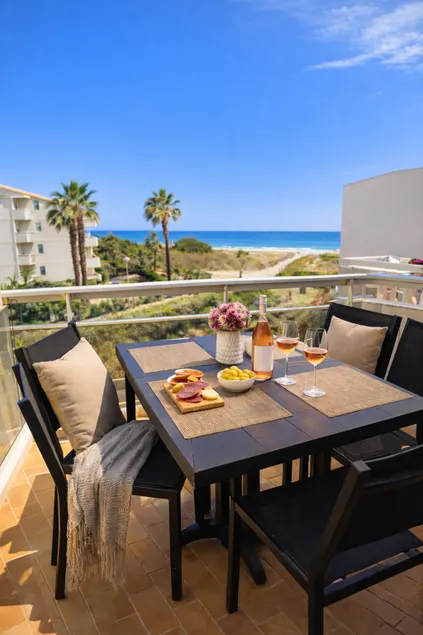 Studio • balcony with sea view • direct beach access • pool - Image 1