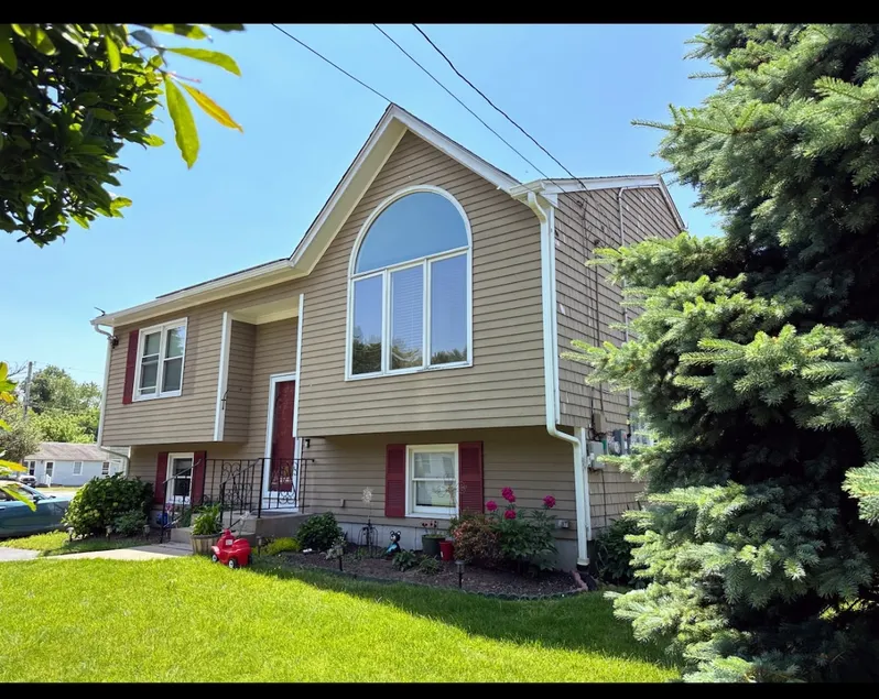 10 minutes from providence centrally located - Image 1