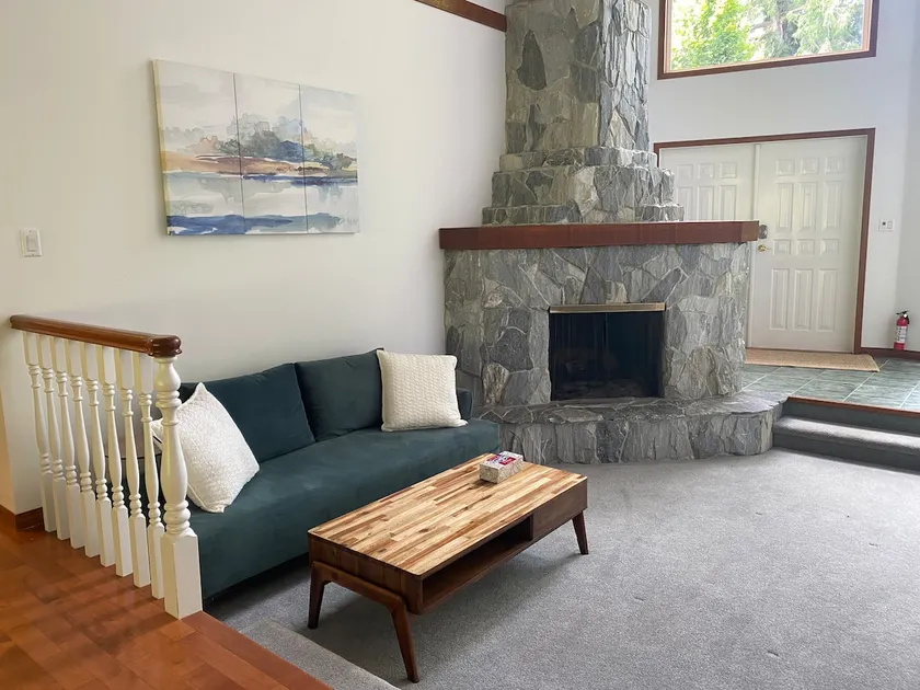 Cozy 6BR Lodge · Fireplace & Fire Pit · Sleeps 14 - Image 1