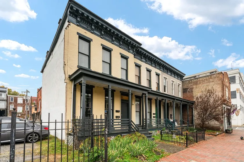 2 Parking Spots | Fast WiFi | Duplex | Downtown - Image 1