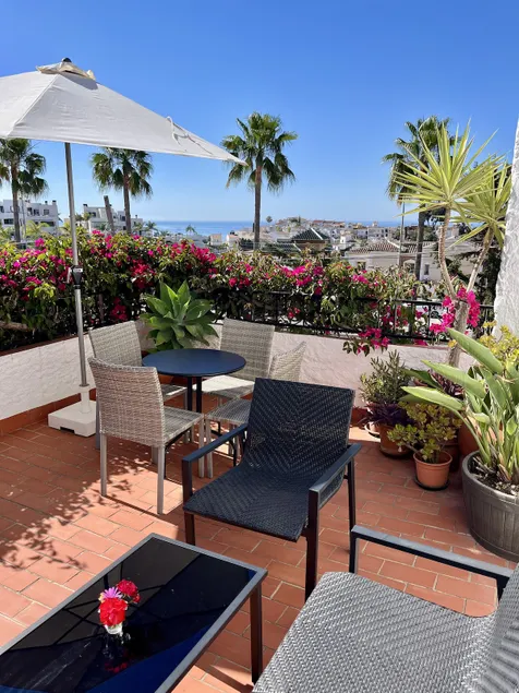 Big terrace & sea views - Image 1