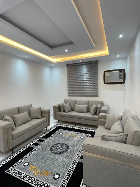 Furnished 6-bedroom apartment with two bedrooms, a living room, a lounge, two bathrooms, and a kitchen - Image 1
