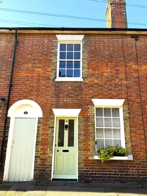 Charming Central Hythe Cottage Near Canal & Sea - Image 1