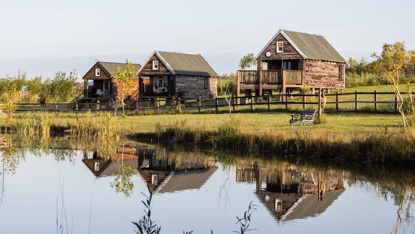 Lake View Lodges The Melford - Image 1