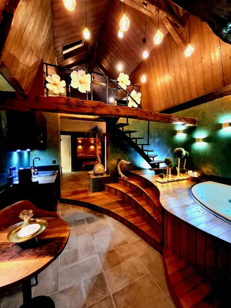 Private spa suite, sauna & whirlpool bathtub near Lille - Image 1